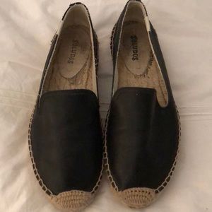 Black leather soludos